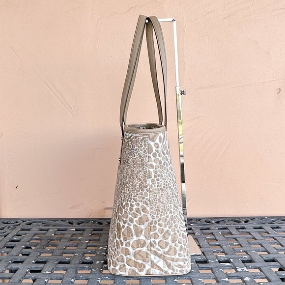 Michael Kors Carter Large Open Tote Shoulder Bag MK Zebra Print Camel Multi - Picture 5 of 13